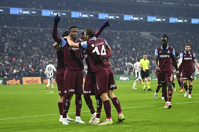 Beşiktaş Deplasmanında Trabzonspor'dan Muhteşem Geri Dönüş: 1-2!