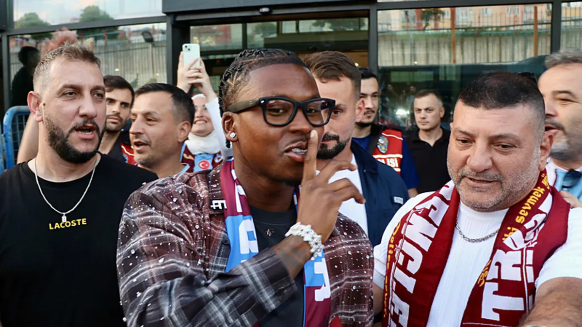 Cabral Trabzonspor'da: 'Çok Mutluyum' Diyerek Taraftarı Coşturdu