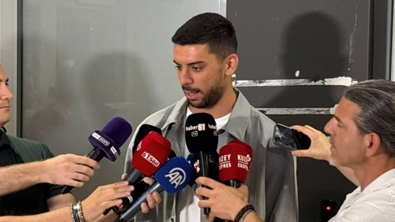 Cenk Özkacar Trabzonspor'a Geldi: Bordo-Mavili Formayla Gurur Duyacak!