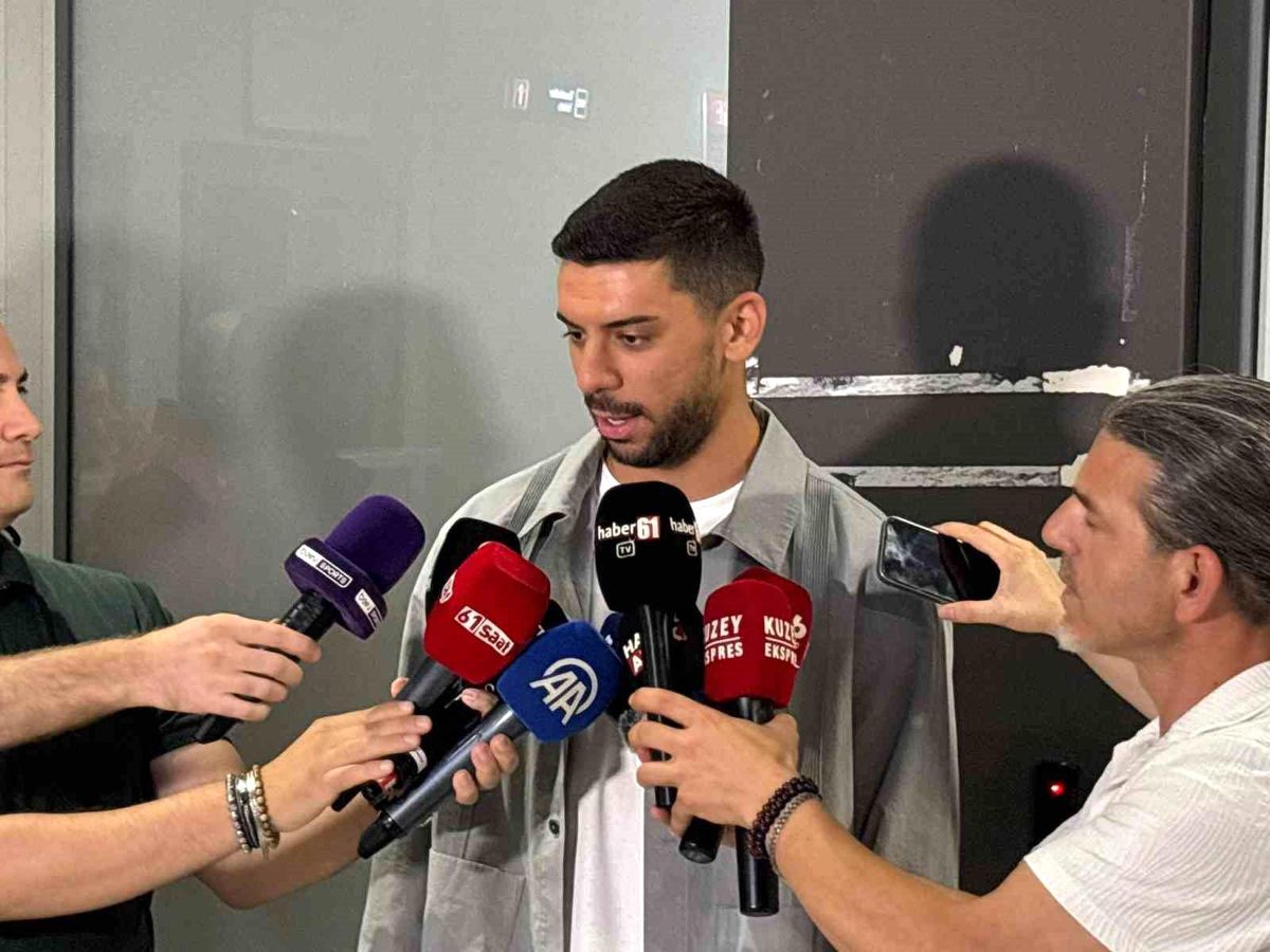 Cenk Özkaçar Trabzonspor Ailesine Katıldı: Gururlu ve İddialı!