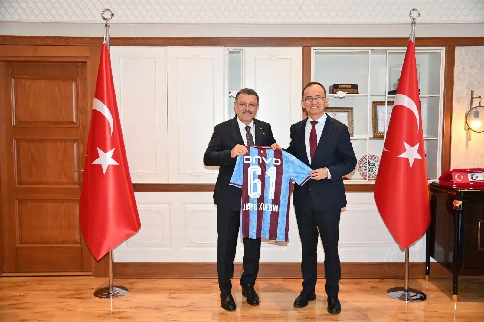 Çin'den Trabzonsporumuza Tarihi Dostluk Maçı Teklifi!