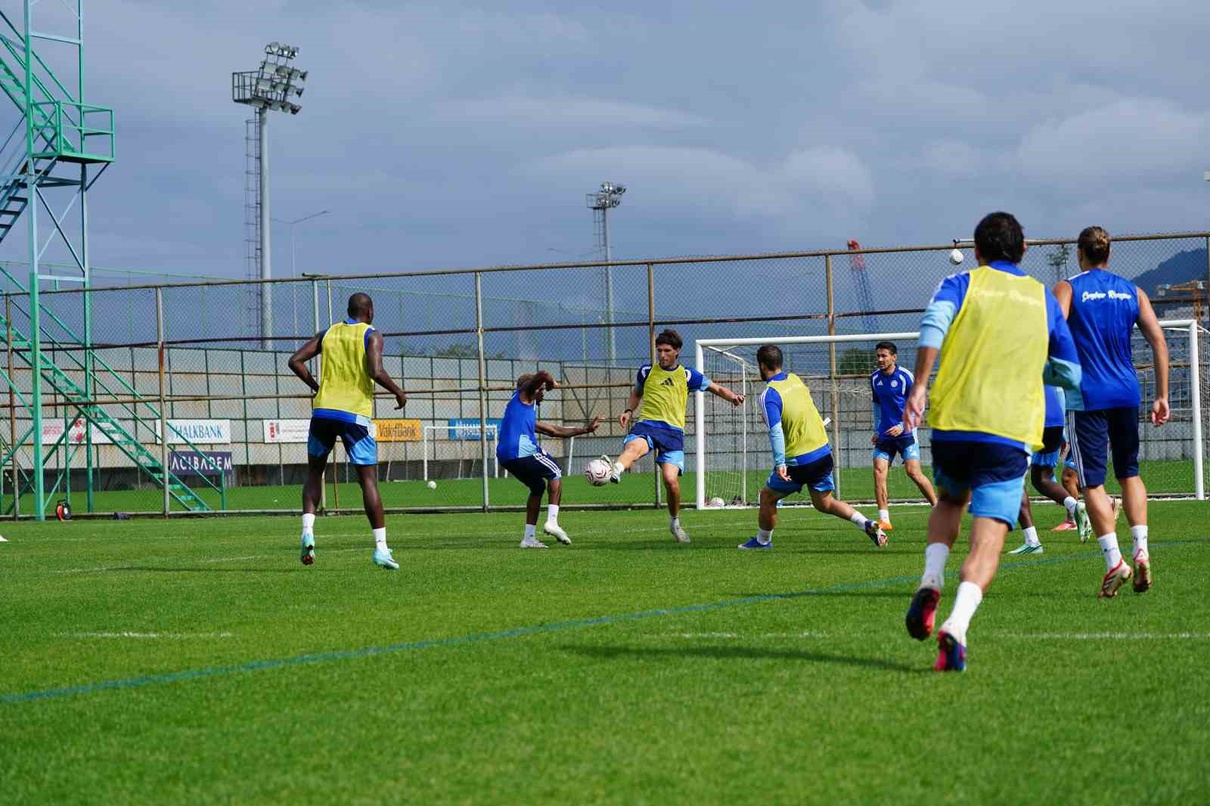 Fırtına'nın Rakibi Çaykur Rizespor Derbi Hazırlıklarına Başladı: Gözler Bizde!