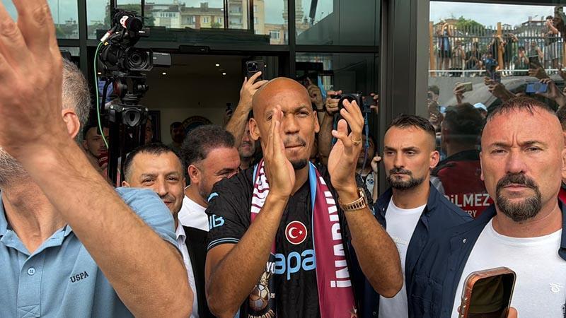 Fırtına'nın Yeni Neferi Fabinho Trabzon'da: Coşkulu Karşılama!