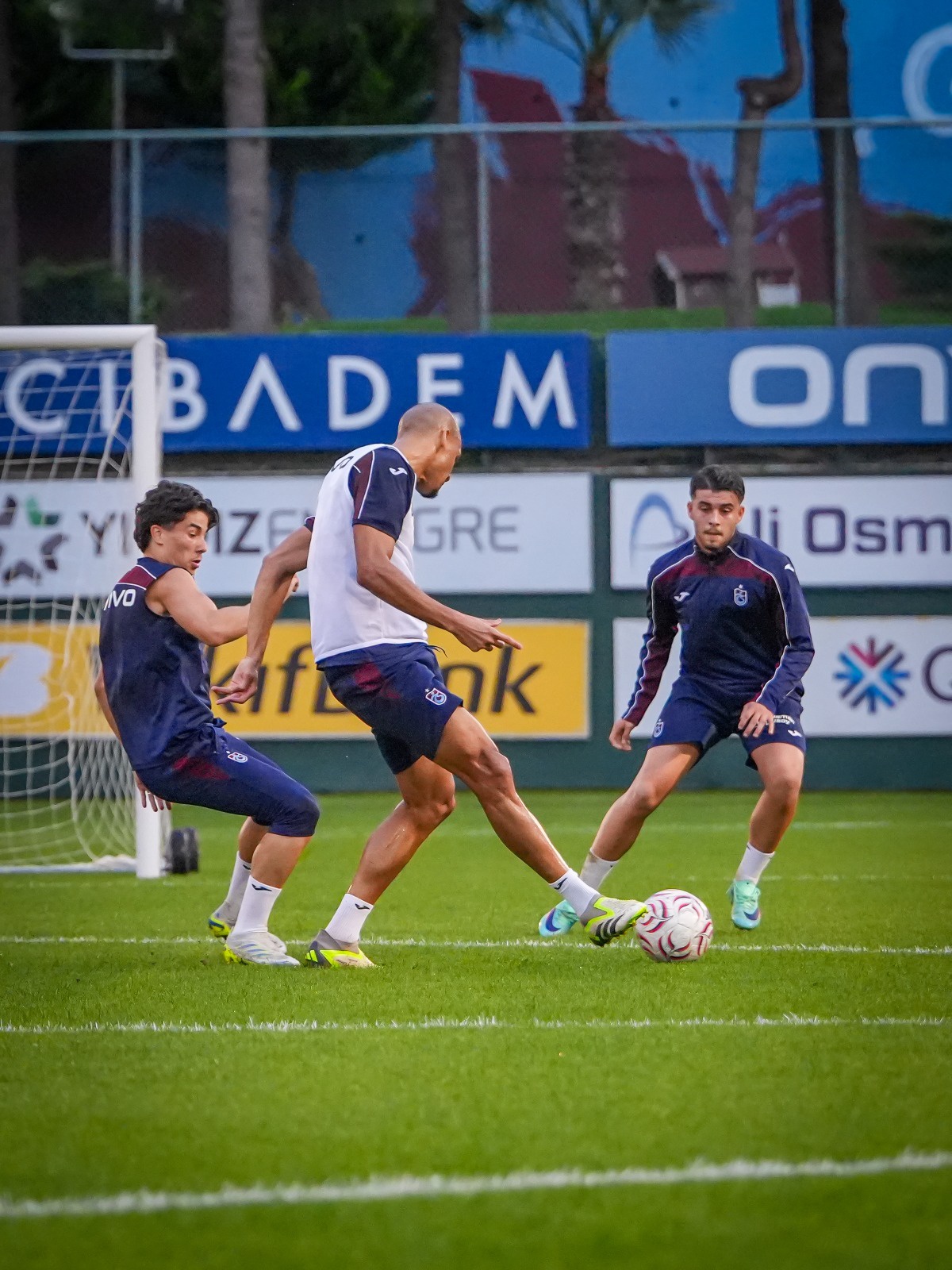Fırtına, Samsunspor Maçı İçin Kolları Sıvadı: Reis Yönetiminde Hazırlıklar Başladı