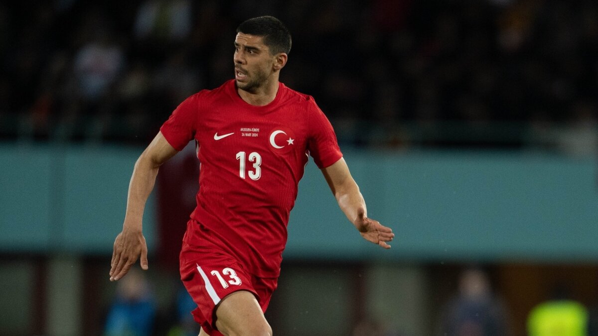 Trabzonspor'da Cenk Özkacar Gündemde: Fırtına Değerlendiriyor!