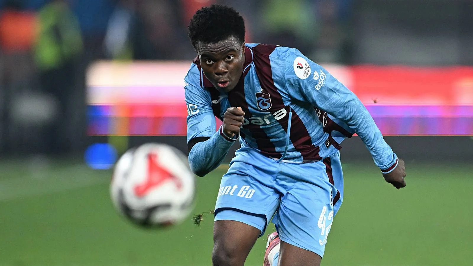 Trabzonspor'da Çifte Transfer Hareketliliği: Oulaï ve Nwaiwu İçin Dev Teklifler