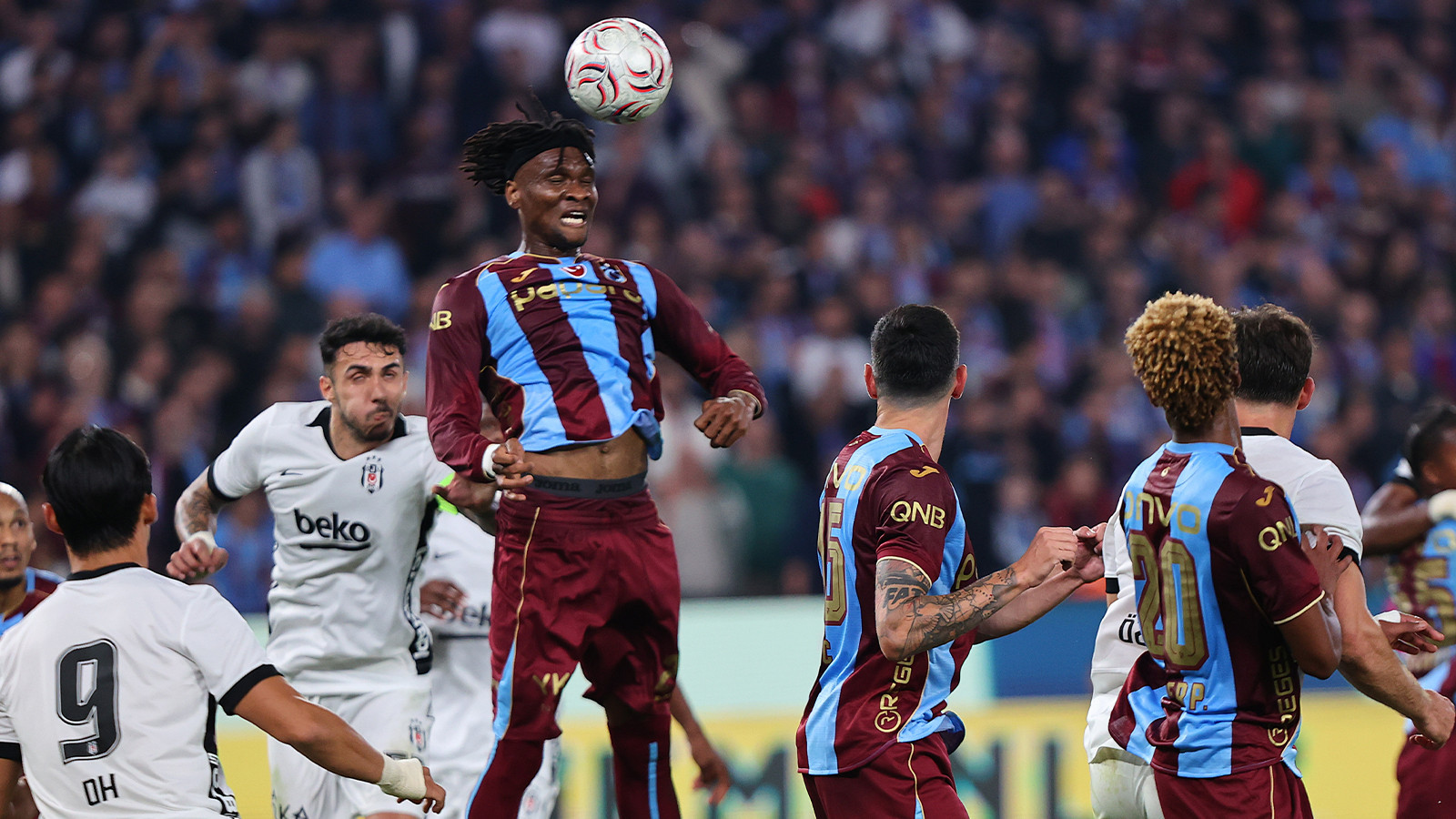 Trabzonspor'da Nwaiwu Rekor Kırmaya Hazırlanıyor: Fulham ve Palace Takipte!