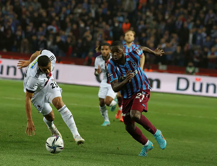 Trabzonspor'da Sürpriz Ayrılık: Oulai Fiorentina Yolcusu!