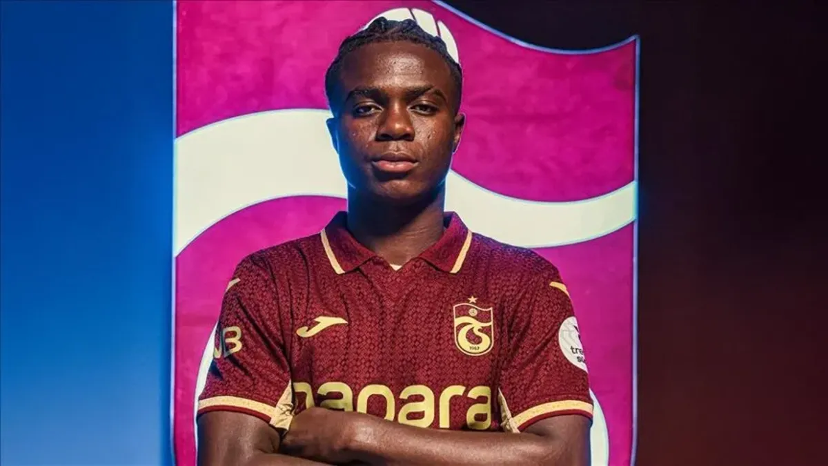 Trabzonspor'dan Dev Satış: Oulai Fiorentina'ya Uçtu, Cenk Özkacar Fırtına'da!