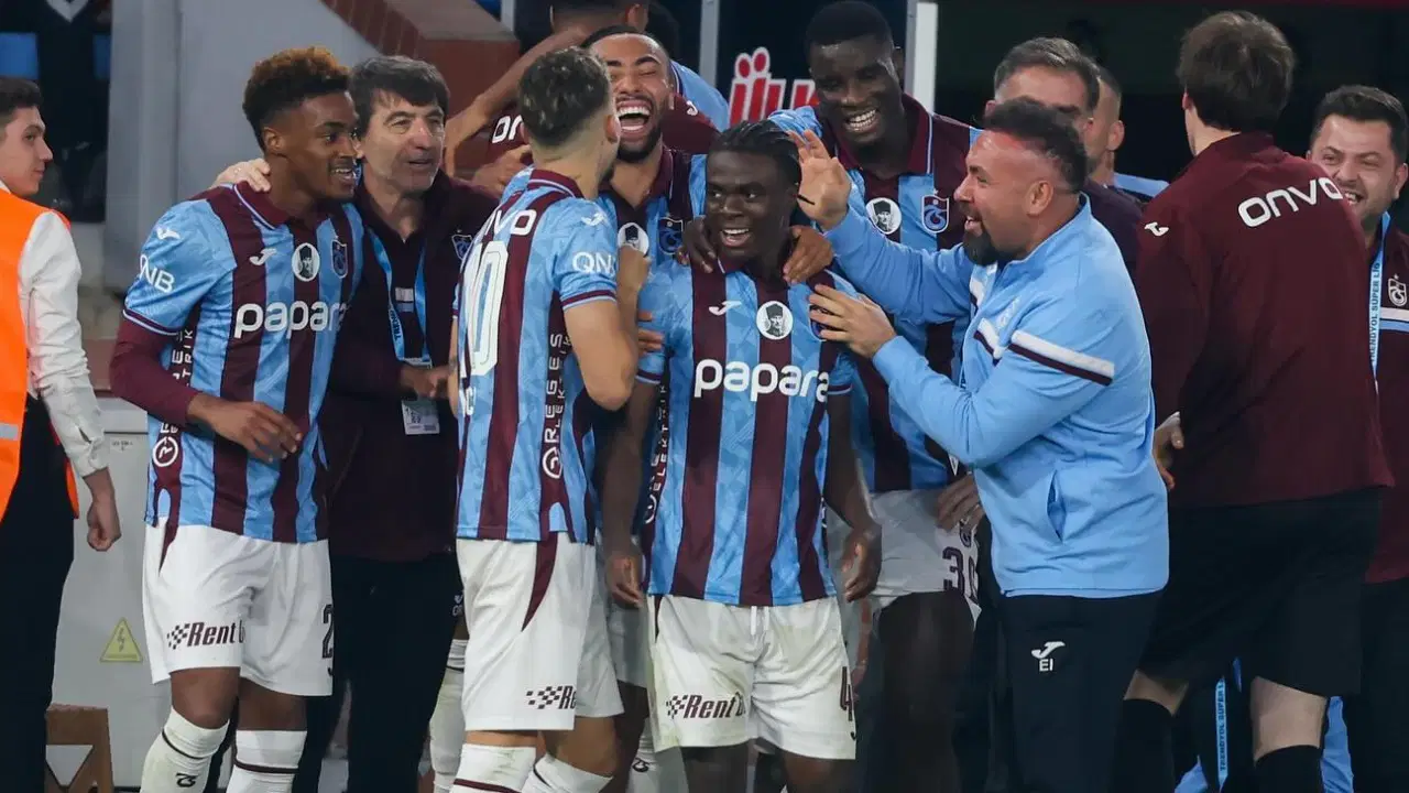 Trabzonspor'dan Rekor Satış: Oulai Fiorentina'ya, Kasamıza Milyonlar!