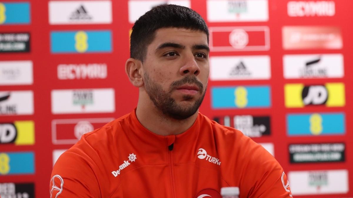 Trabzonspor'dan Savunmaya Milli Takviye: Cenk Özkacar Geliyor!