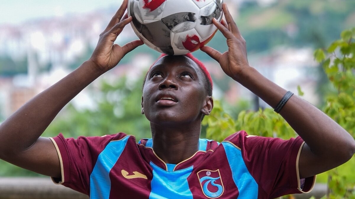 Trabzonspor Kadın Futbol Takımı'na Milli Takviye: Başak İçinözbebek Geldi!