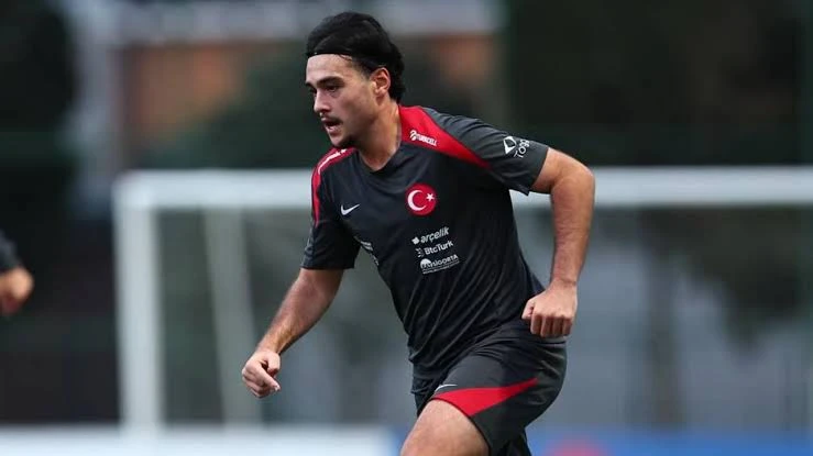 Trabzonspor'un Yeni Yıldızı Aral Şimşir Trabzon'da: Şampiyonluk Yolunda Dev Adım!
