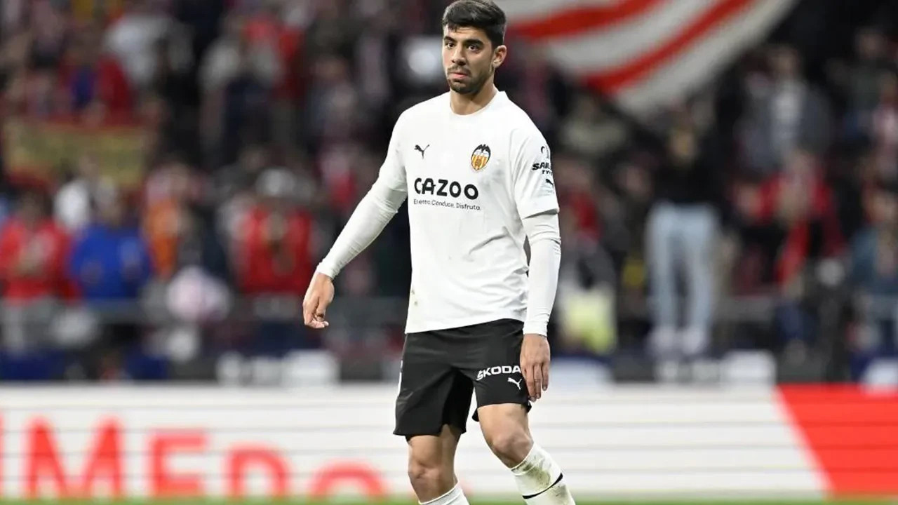 Trabzonsporumuz Cenk Özkacar'ı Kadrosuna Kattı: İşte Mali Detaylar!