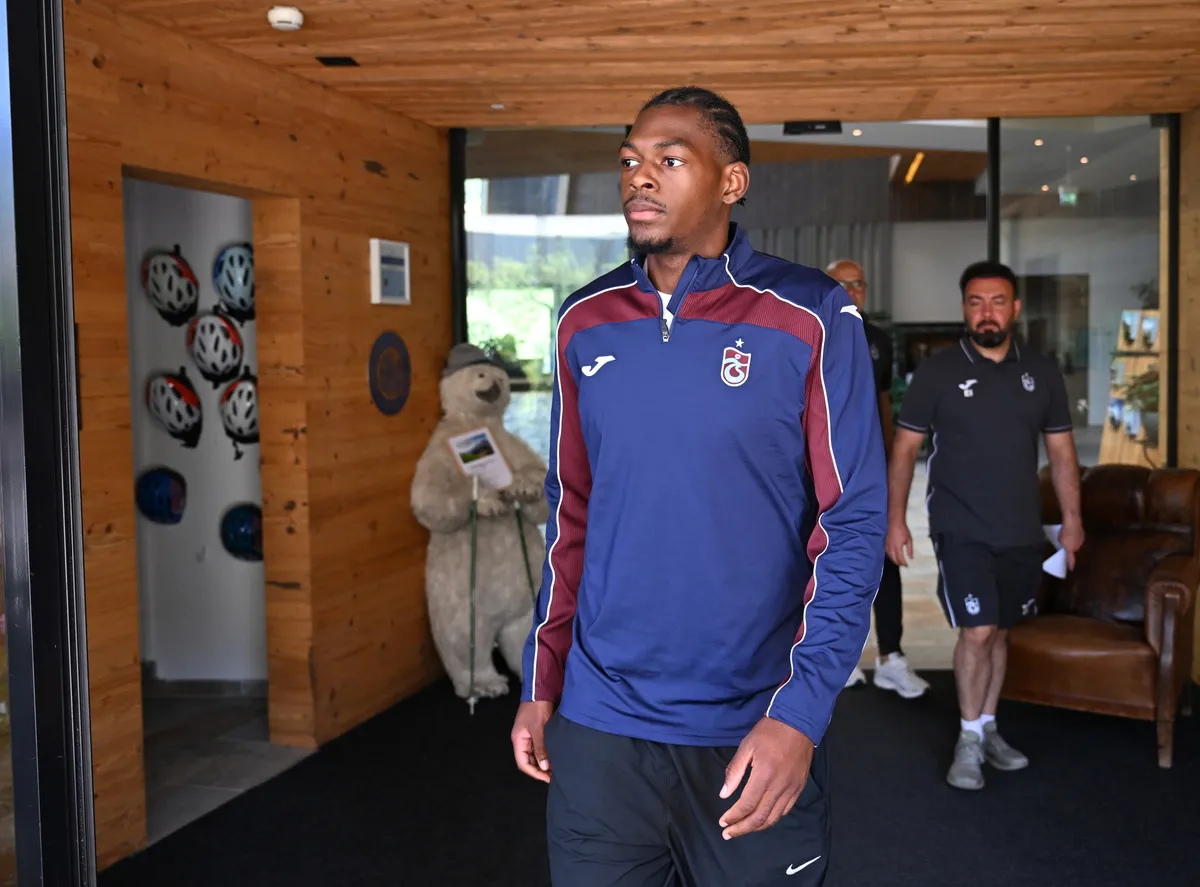 Trabzonsporumuz Genç Yetenek René Mitongo'yu KAP'a Bildirdi!
