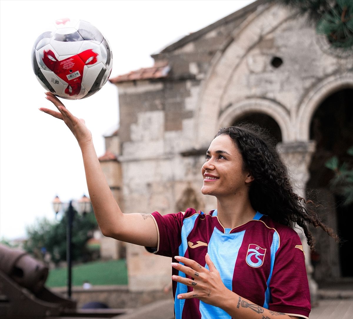 Trabzonsporumuz Kadın Futbol Takımına Milli Yıldız Benan Altıntaş Katıldı!