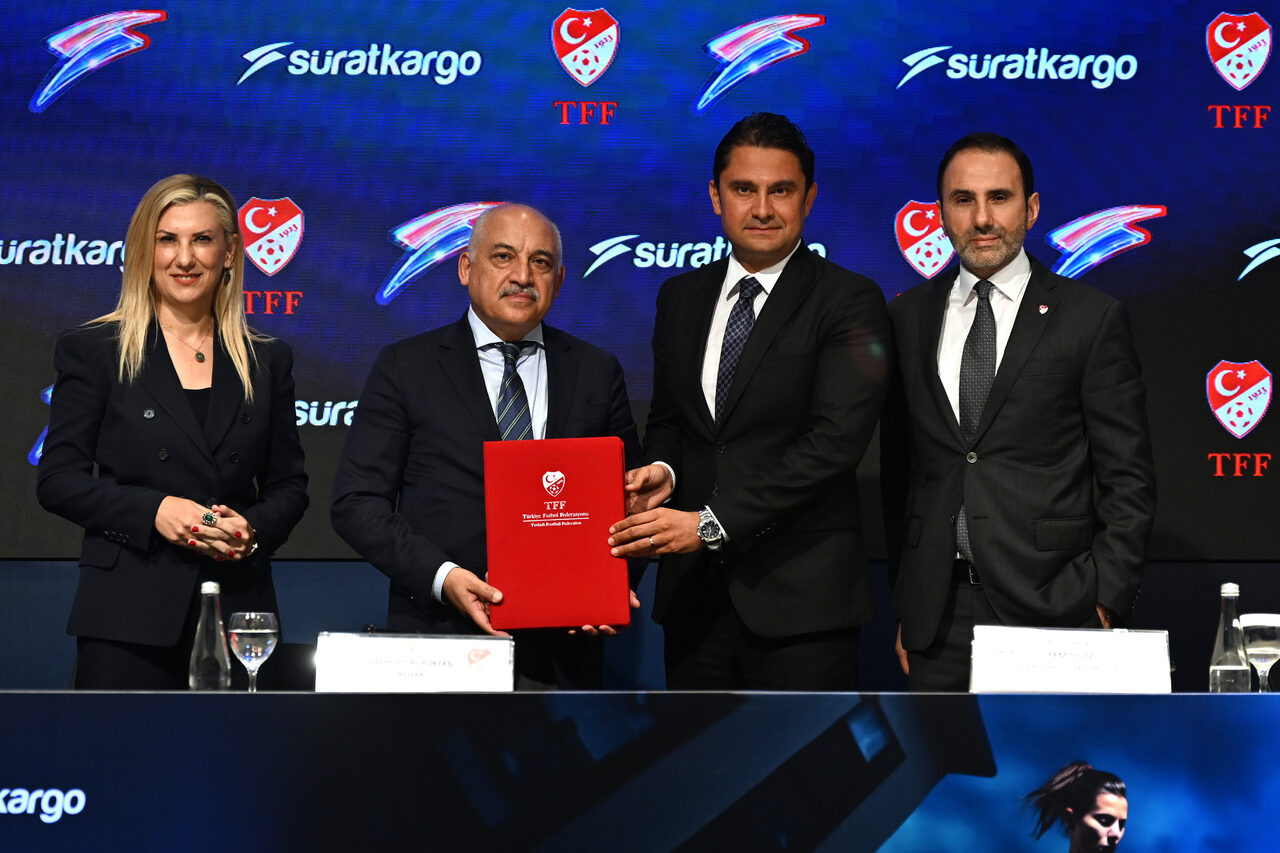 Trabzonsporumuz ve Sürat Kargo'dan Güçlü İş Birliği Yenilendi!