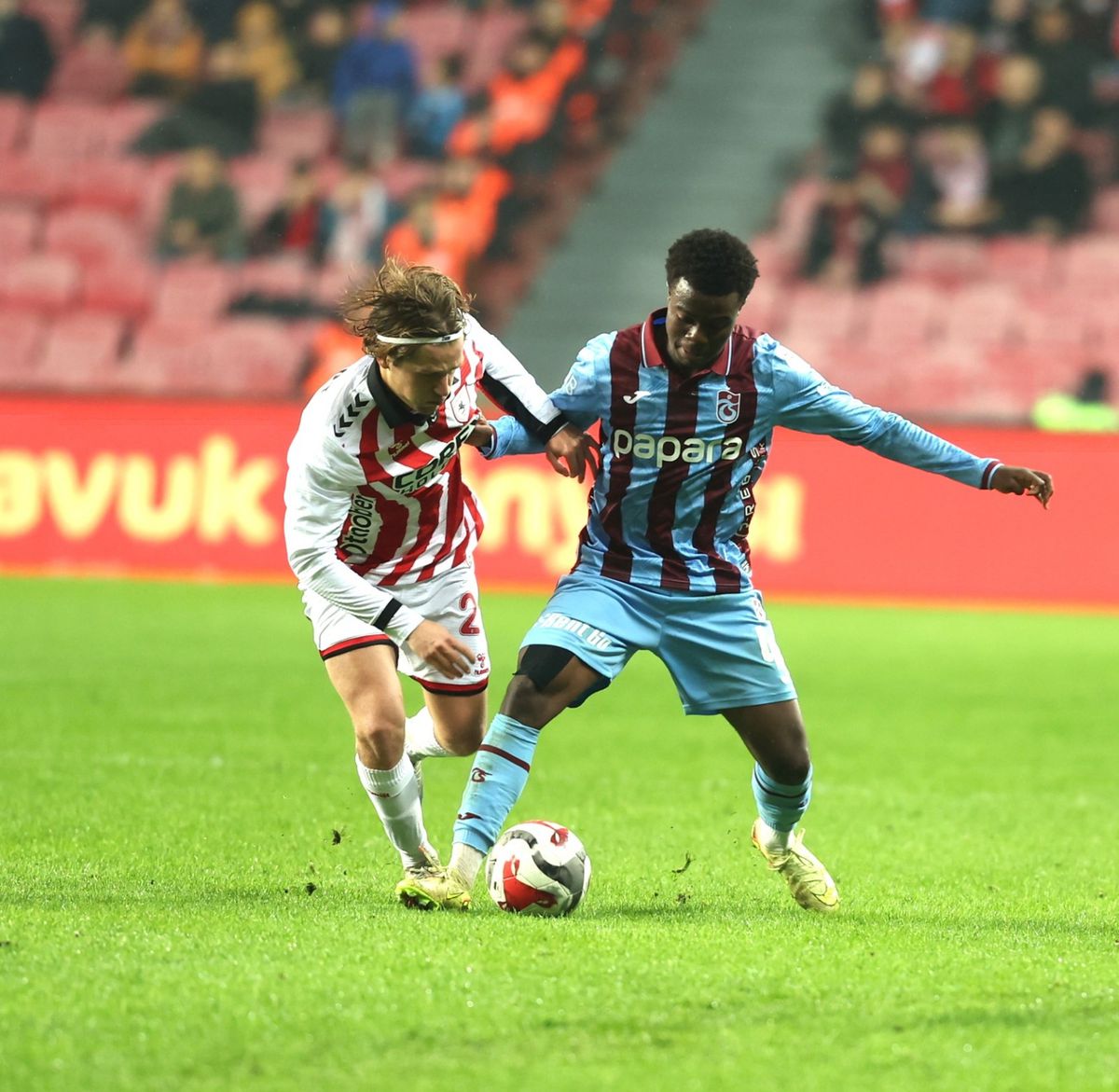 Trabzonsporumuz, Yıldızı Oulai'yi Fiorentina'ya Rekor Bedelle Uğurladı!